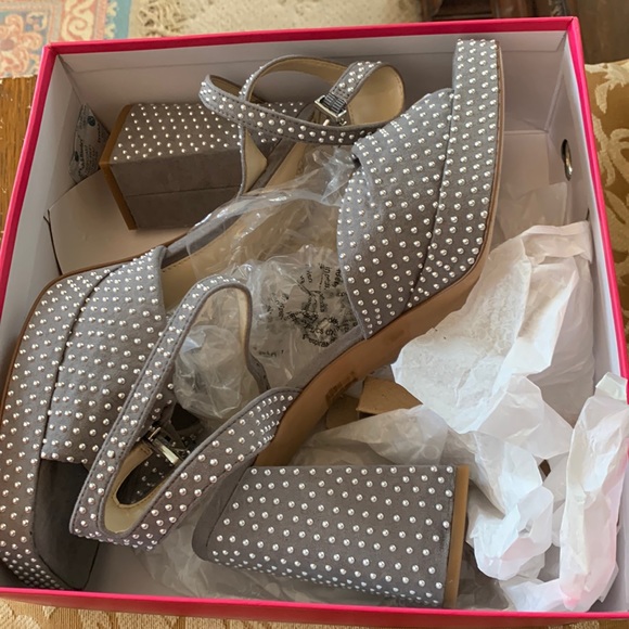 NIB “Vince Camuto” taupe beaded trim ankle strap suede sandal - Picture 1 of 7